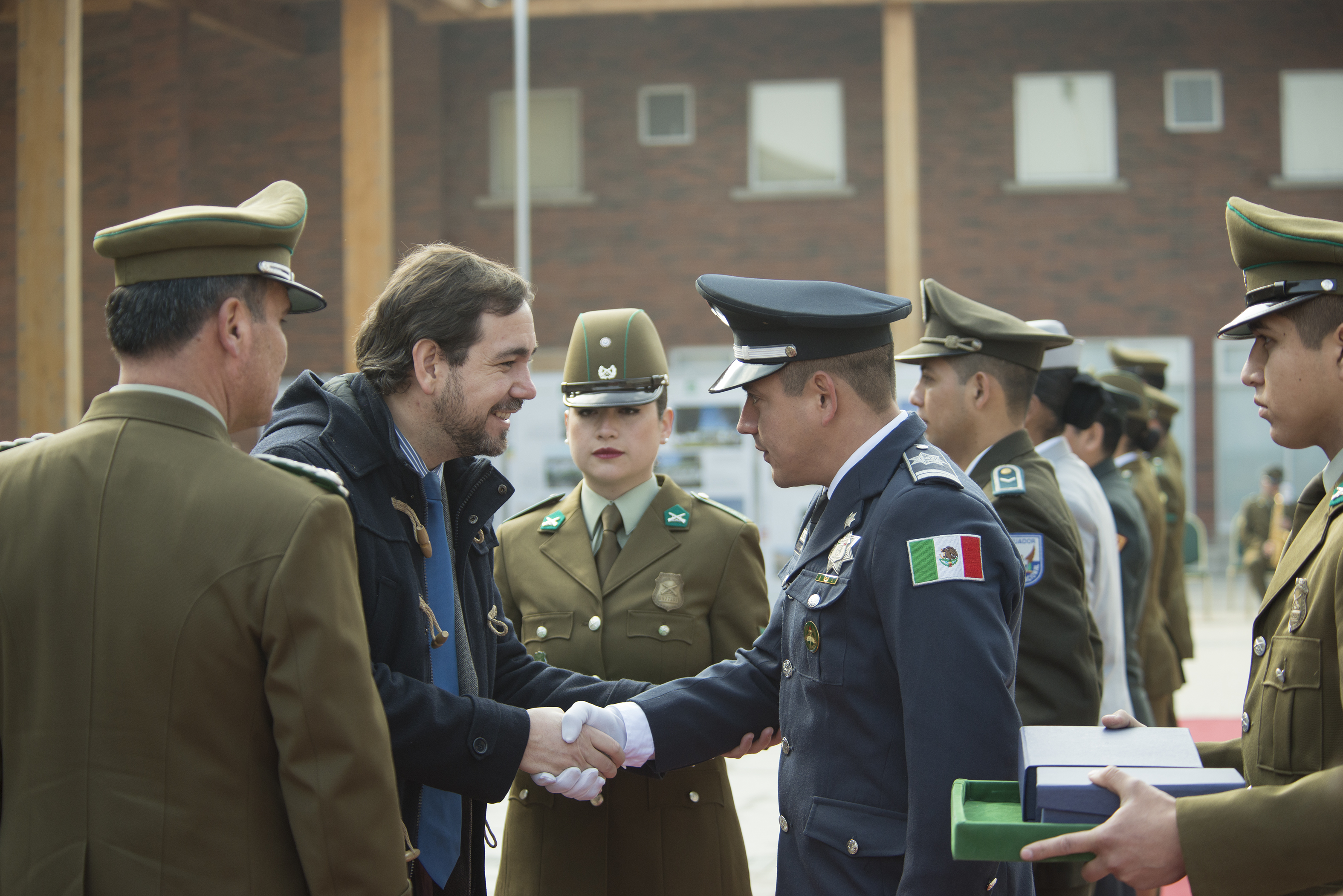 La Escuela de Especialidades de Carabineros reconoce a 123 